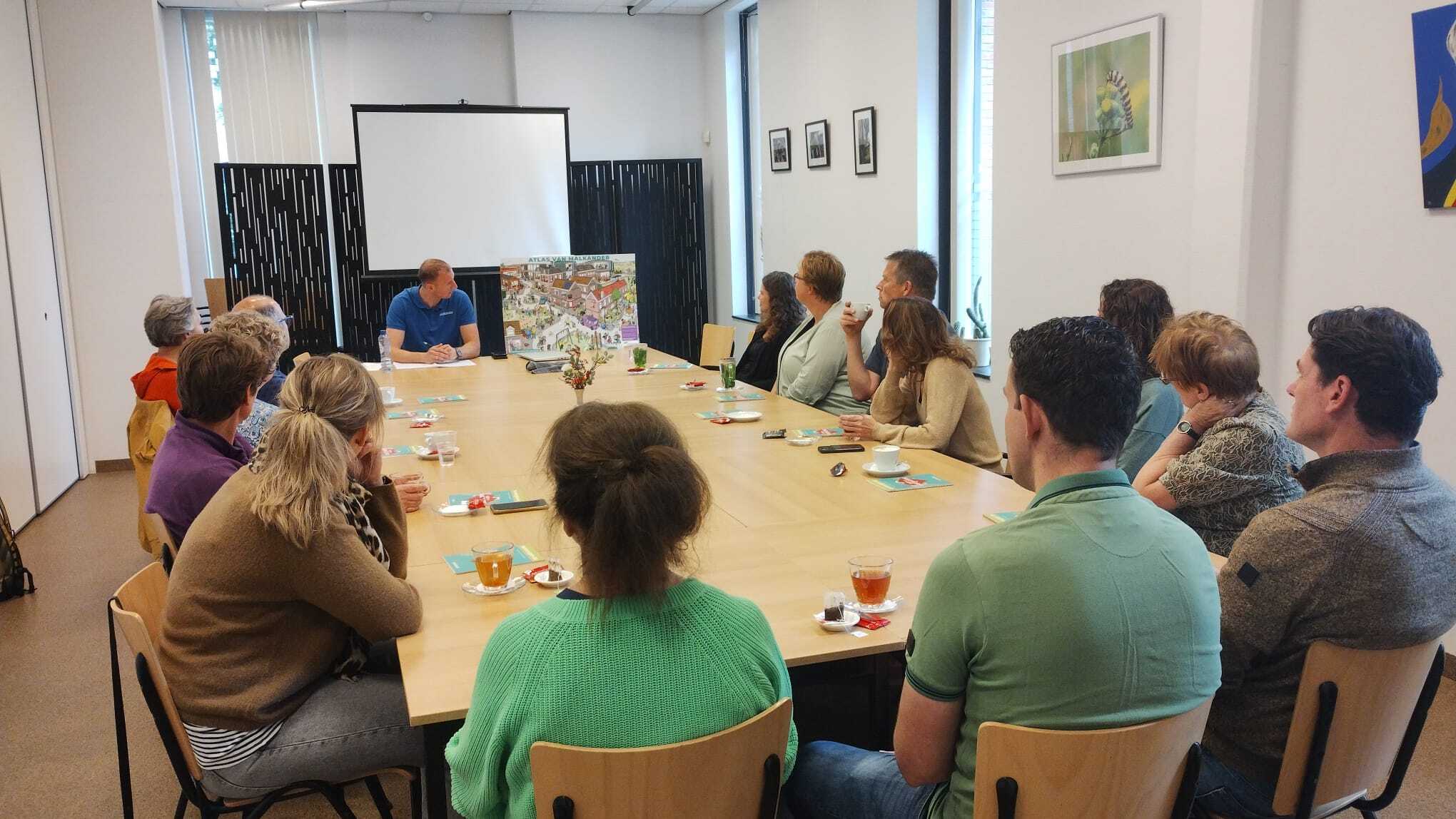 Een deel van de groep is bij Malkander